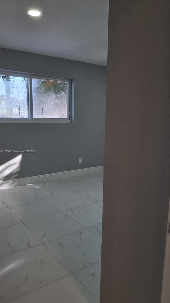 HIALEAH 14 ADDN - Residential Lease