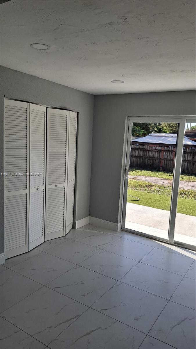 HIALEAH 14 ADDN - Residential Lease