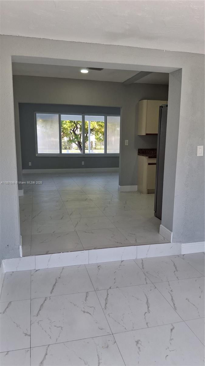HIALEAH 14 ADDN - Residential Lease