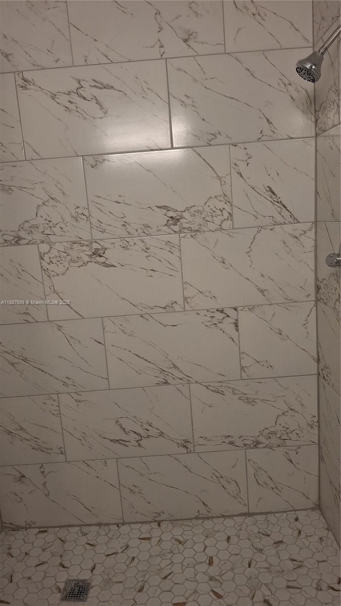 HIALEAH 14 ADDN - Residential Lease