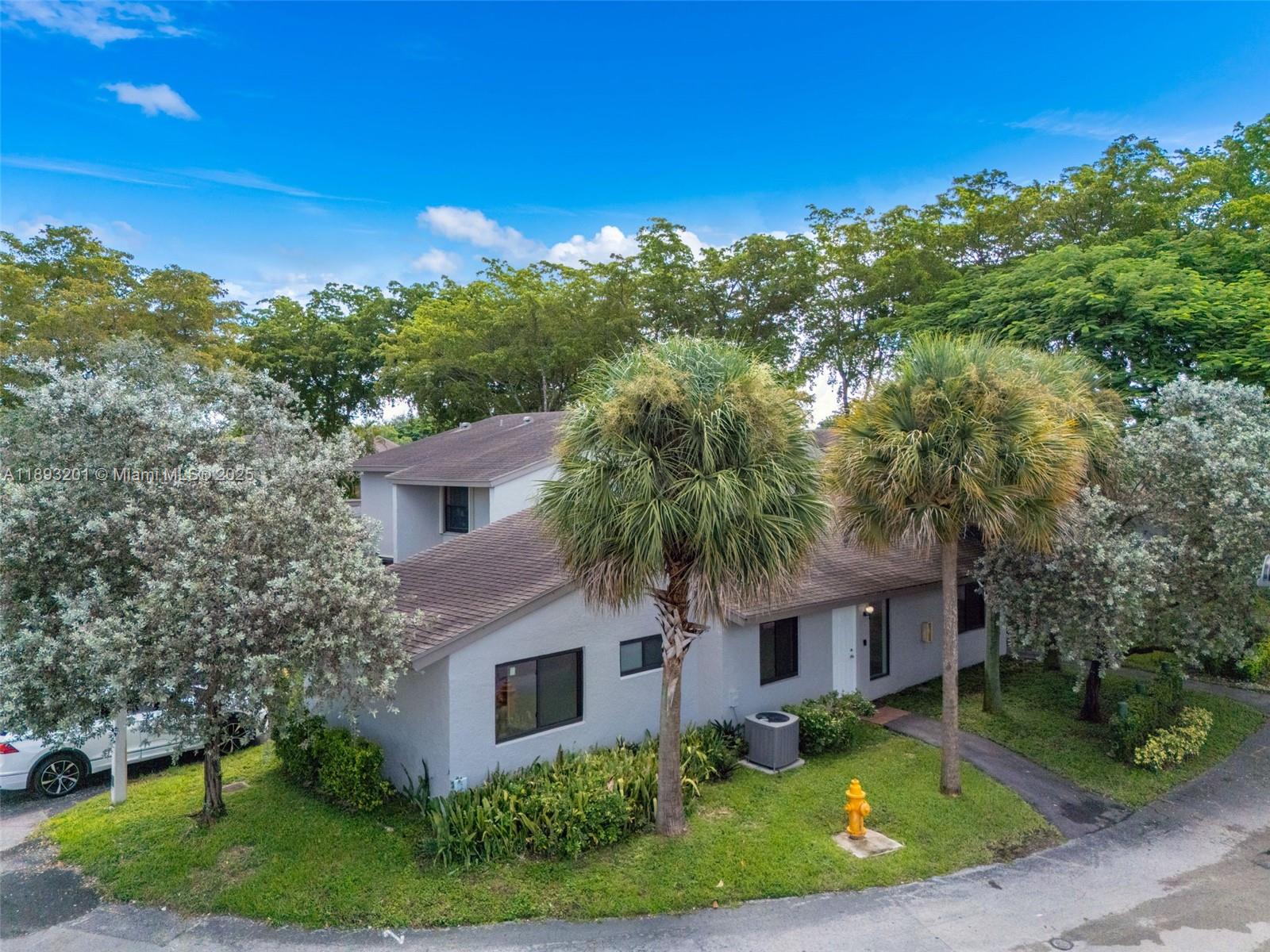 GREENGLADES CONDO 16 - Residential