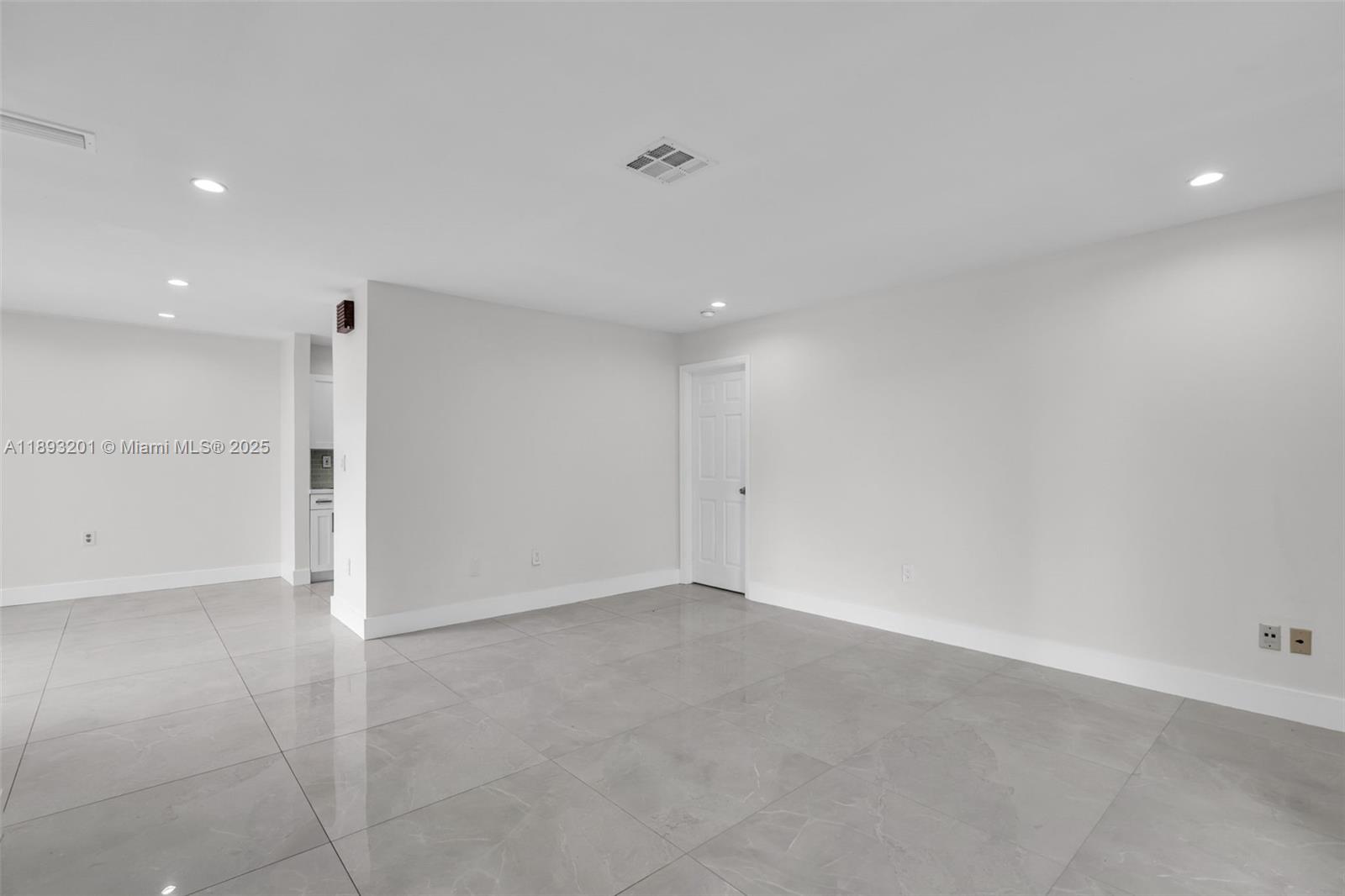 GREENGLADES CONDO 16 - Residential