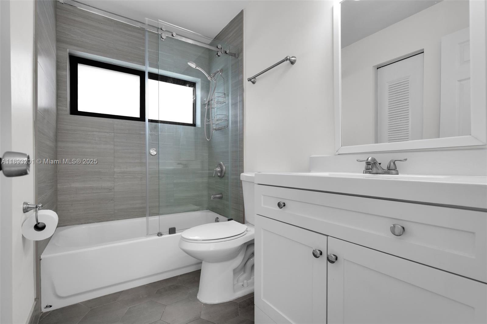 GREENGLADES CONDO 16 - Residential