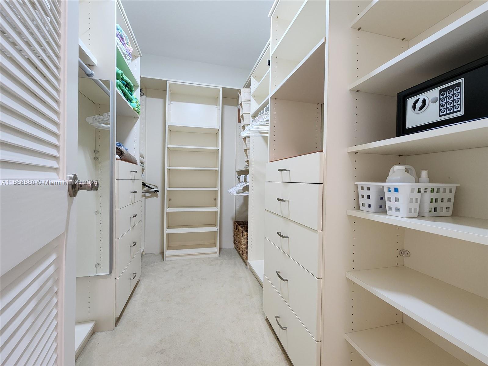 ALEXANDER TOWERS CONDO - Residential Lease