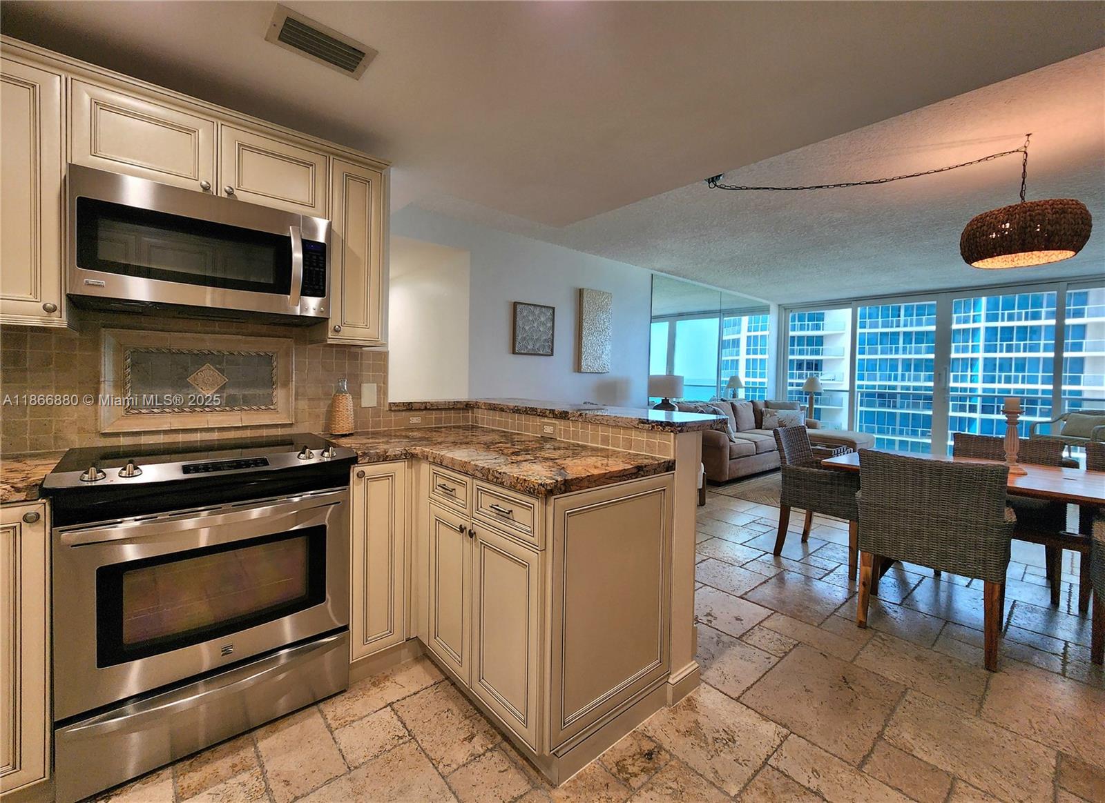 ALEXANDER TOWERS CONDO - Residential Lease