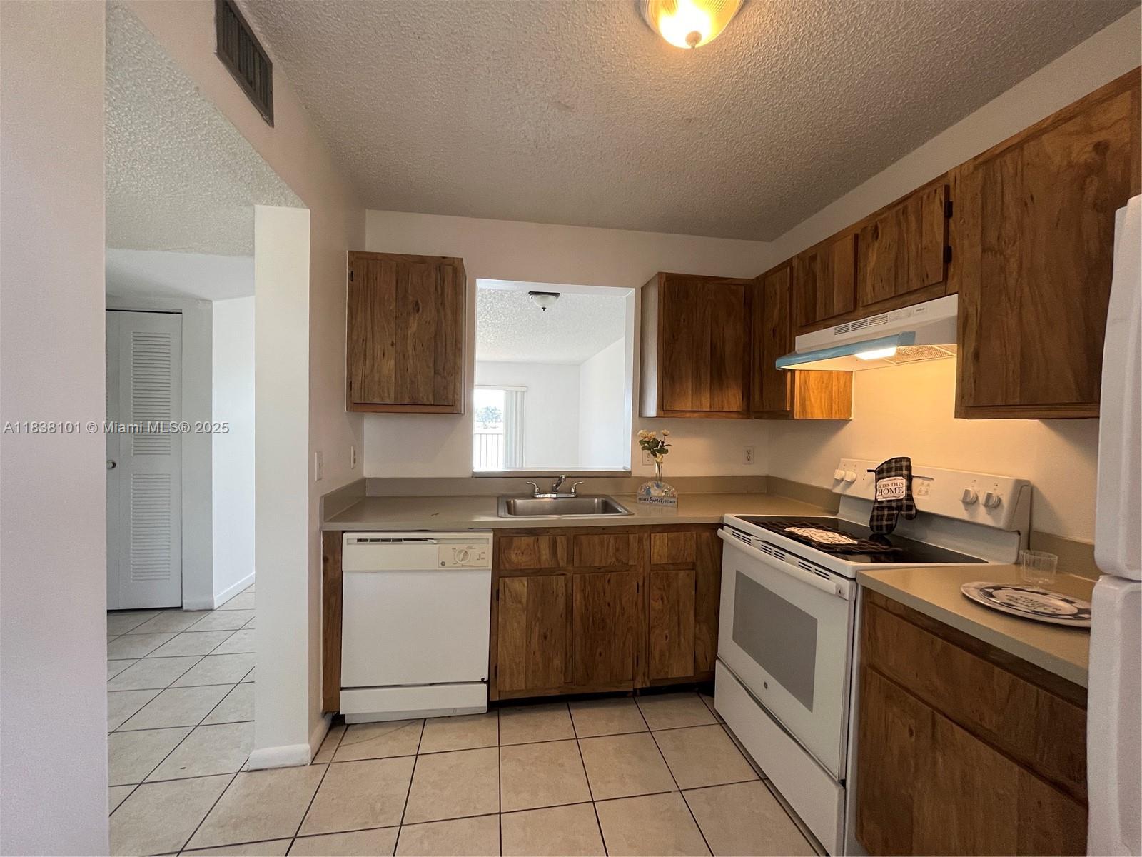 8720 N Sherman Cir 207