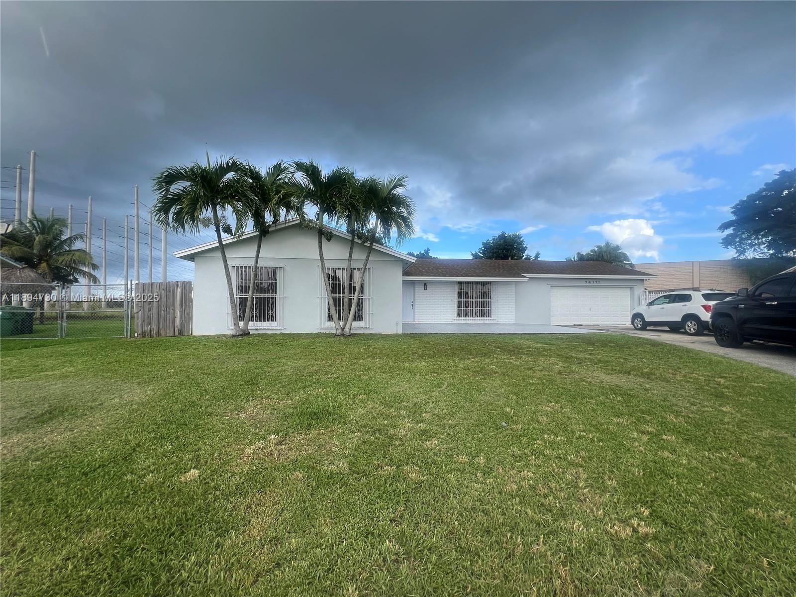 MEADOW WOOD MANOR #4 - Residential Lease
