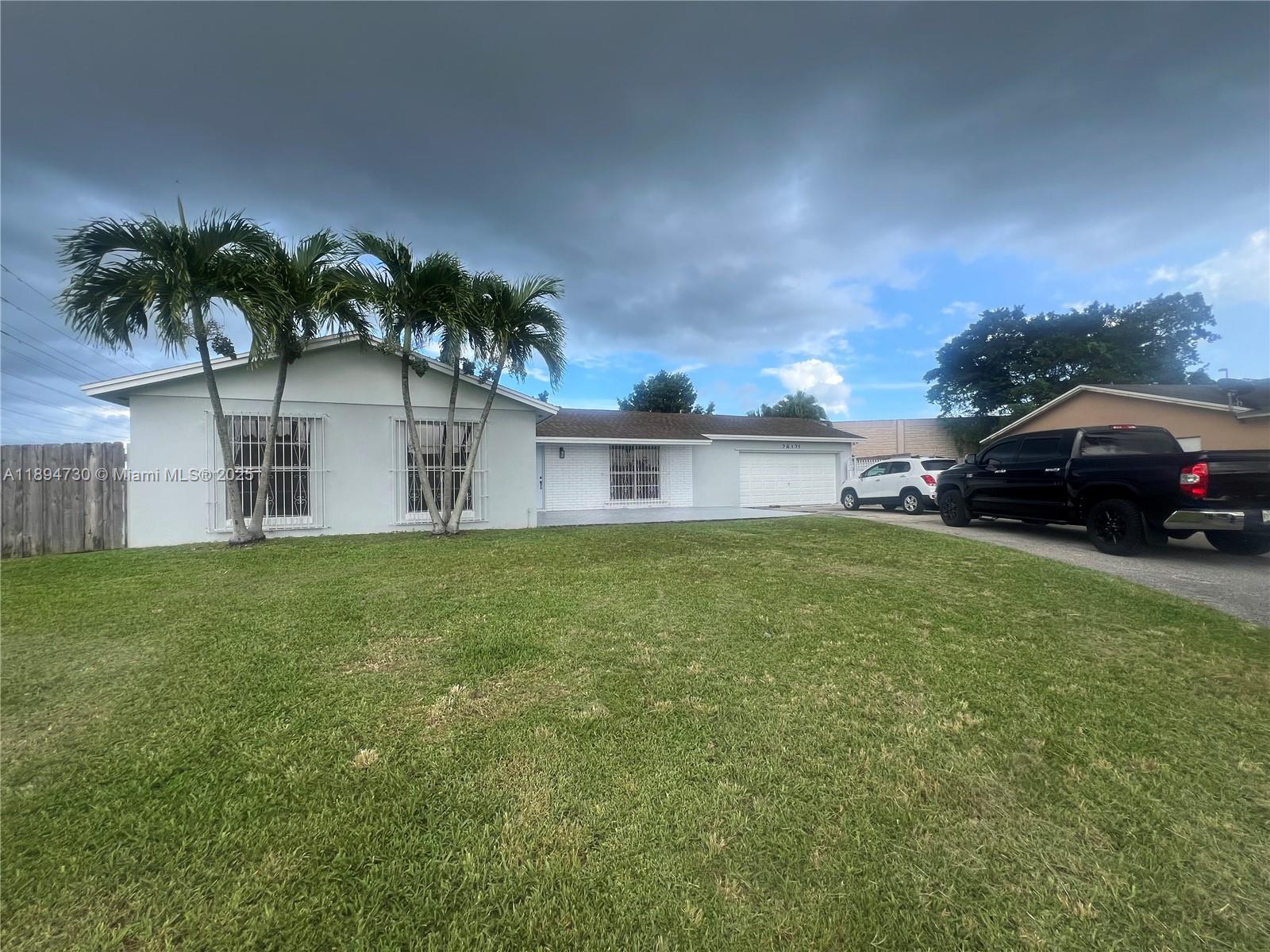 MEADOW WOOD MANOR #4 - Residential Lease