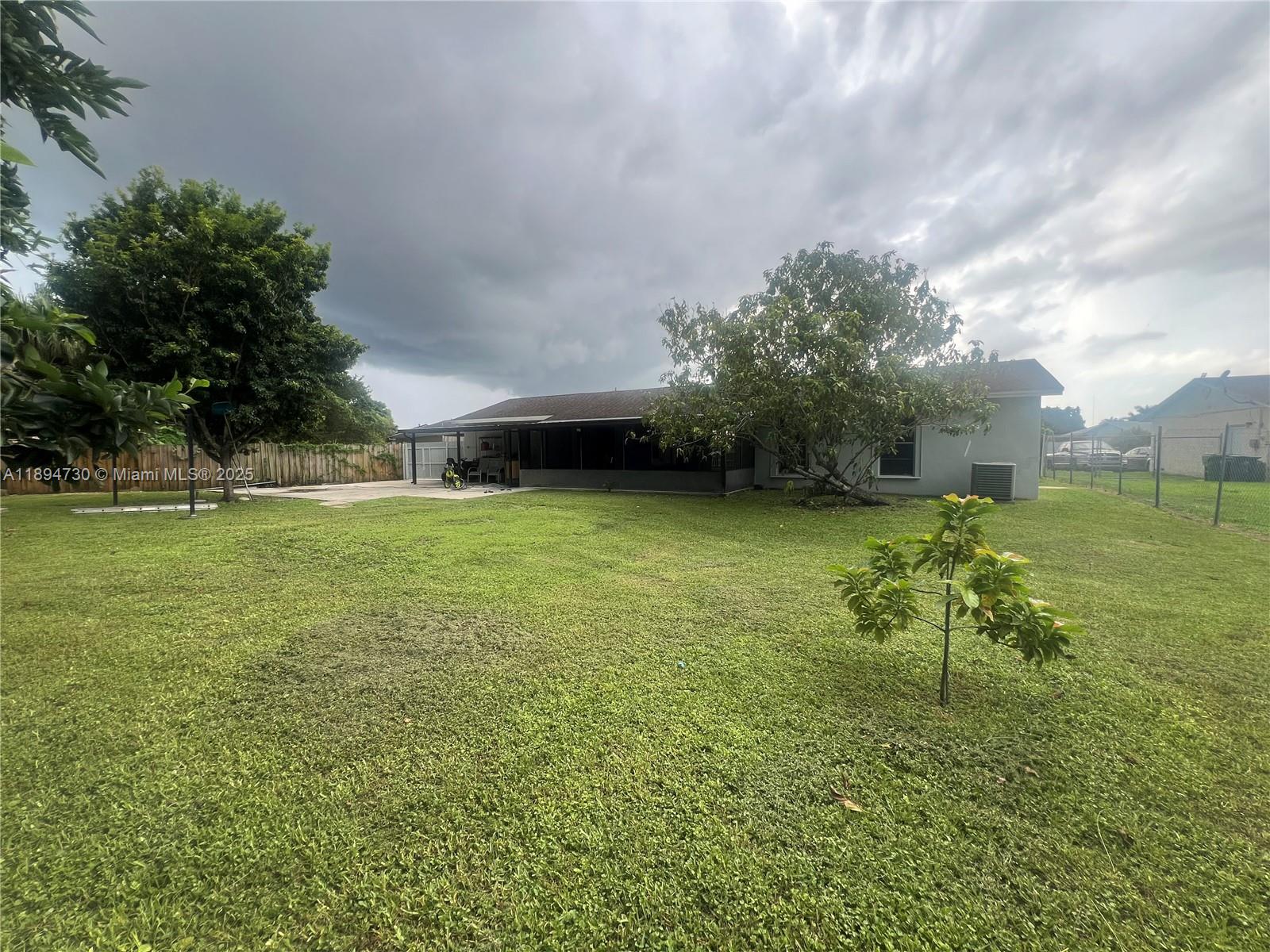 MEADOW WOOD MANOR #4 - Residential Lease