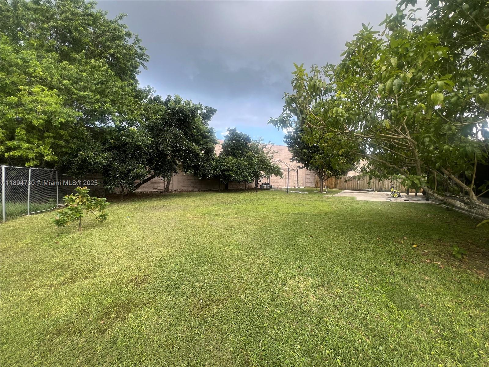 MEADOW WOOD MANOR #4 - Residential Lease