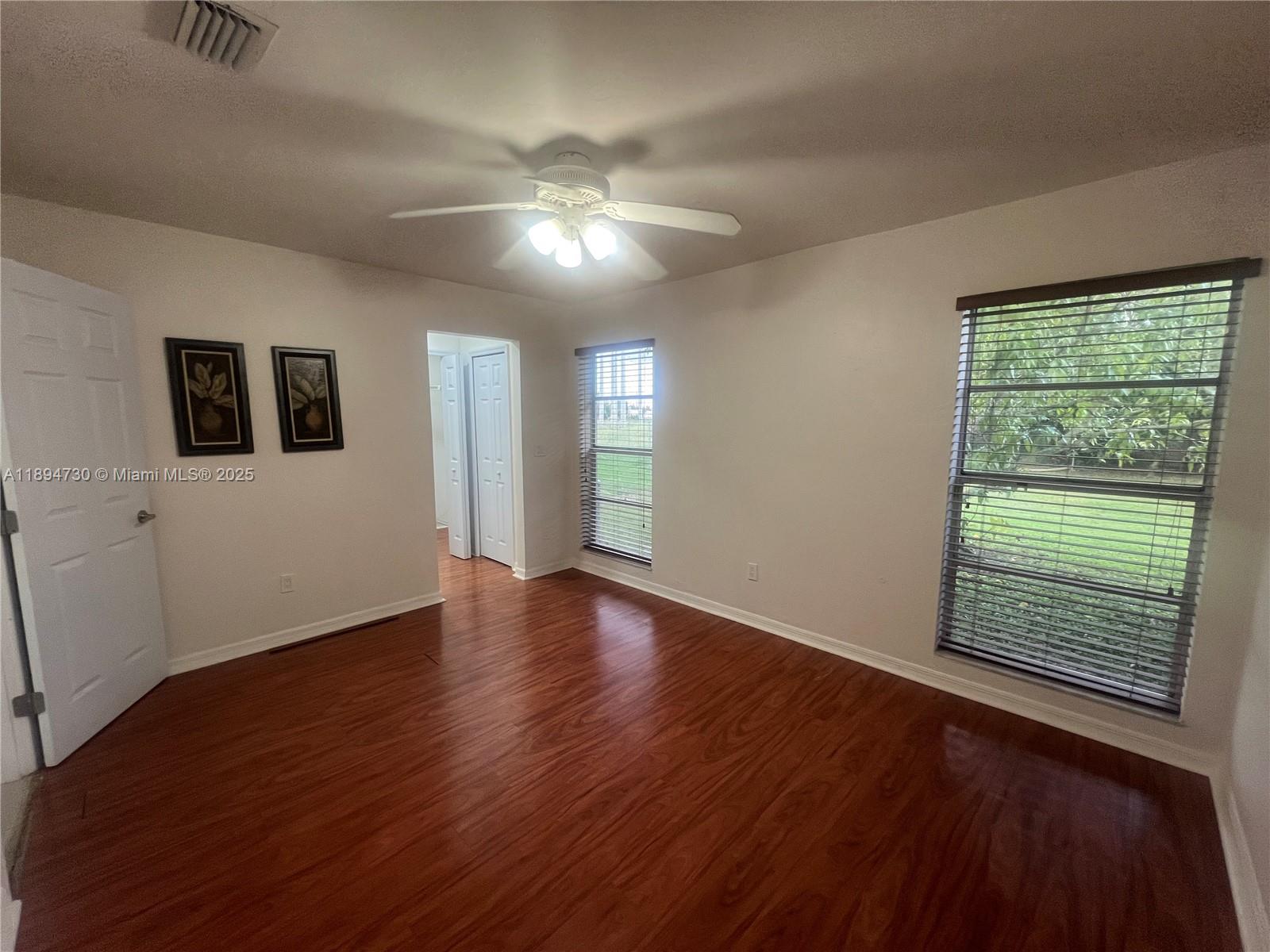 MEADOW WOOD MANOR #4 - Residential Lease