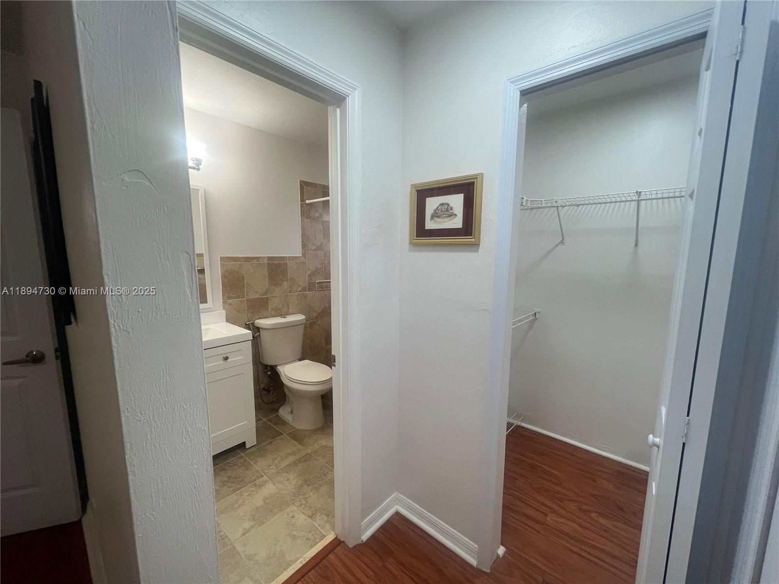 MEADOW WOOD MANOR #4 - Residential Lease