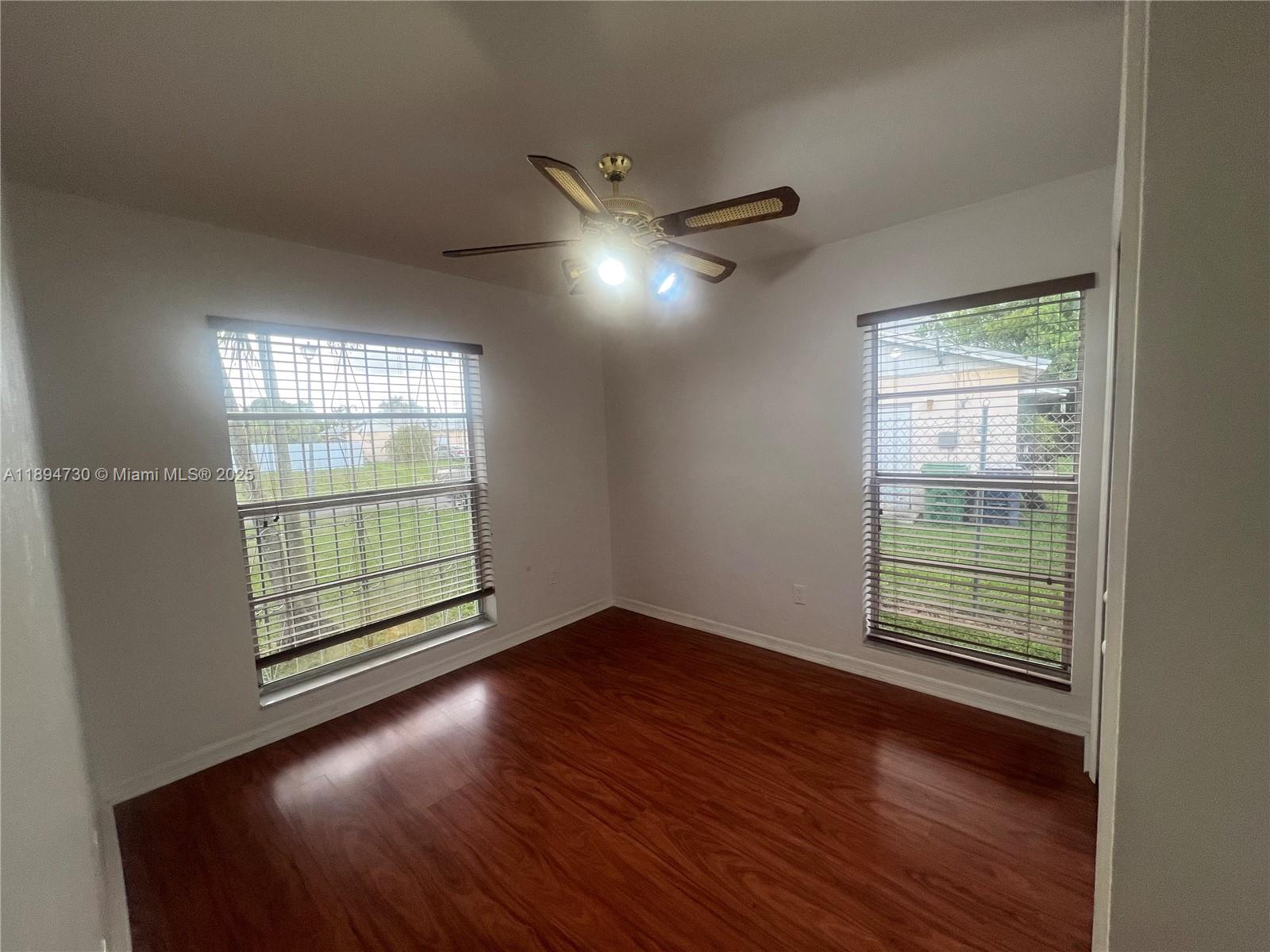 MEADOW WOOD MANOR #4 - Residential Lease