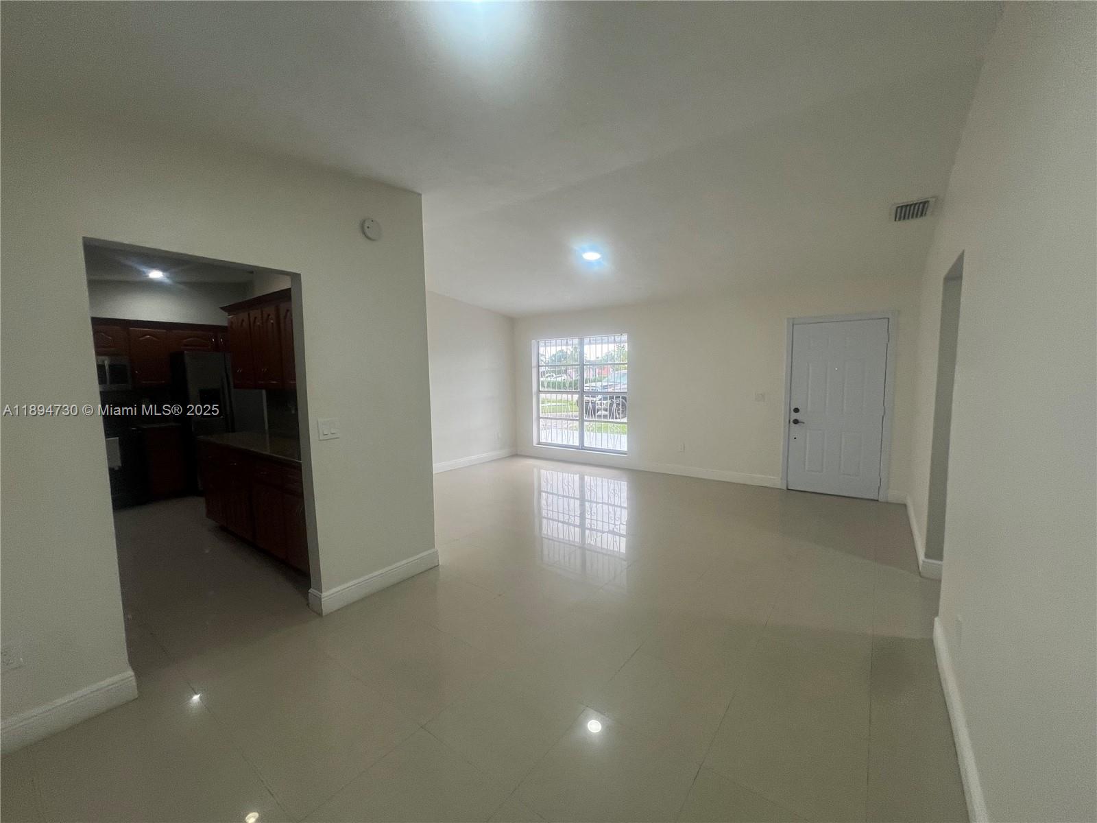 MEADOW WOOD MANOR #4 - Residential Lease