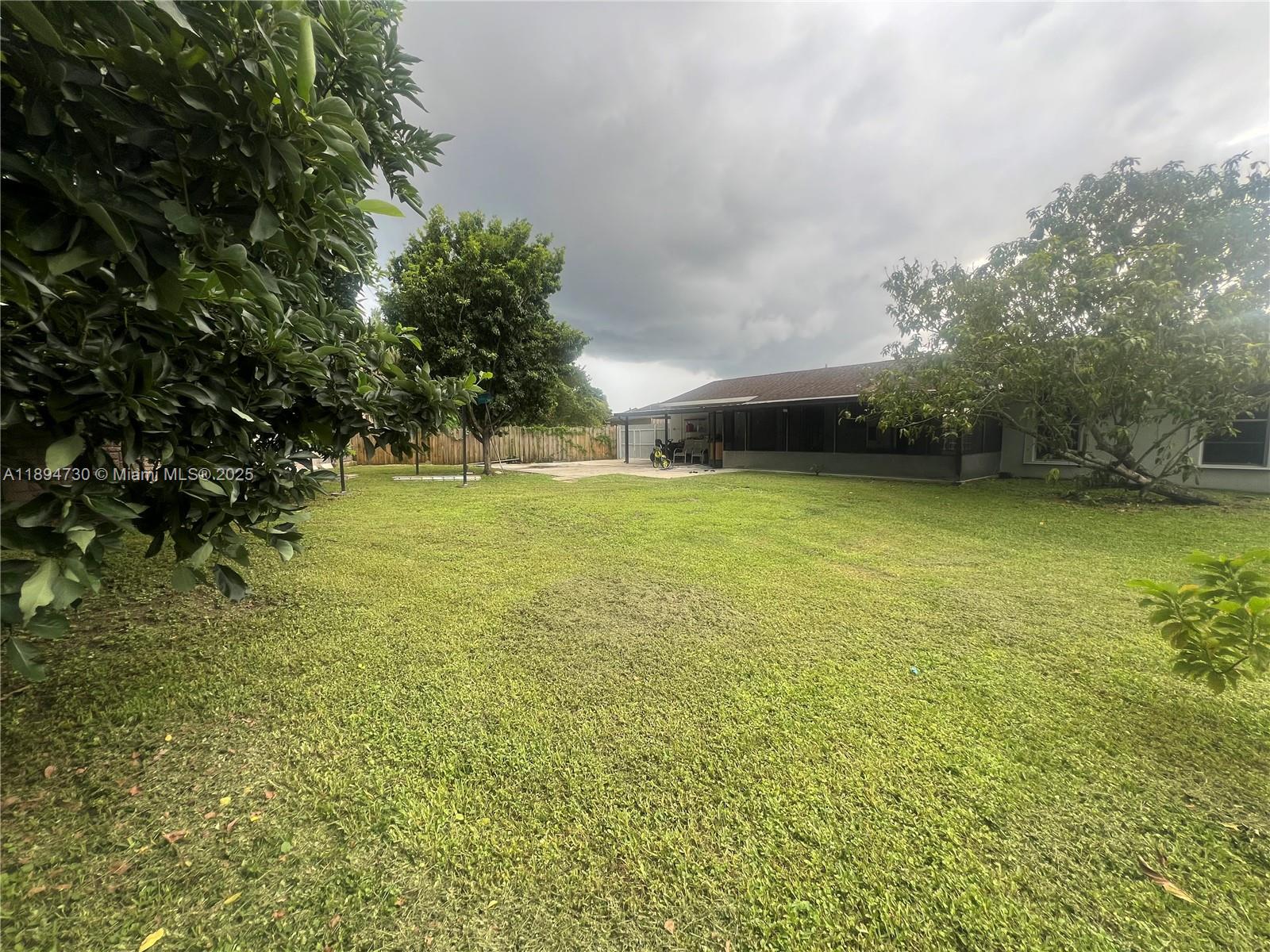 MEADOW WOOD MANOR #4 - Residential Lease
