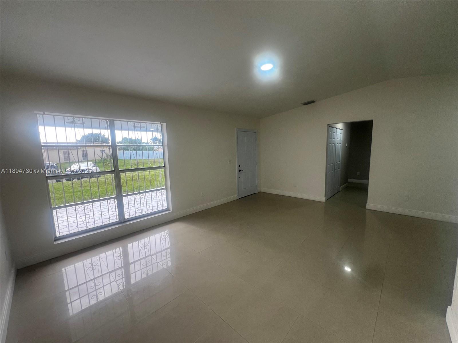 MEADOW WOOD MANOR #4 - Residential Lease