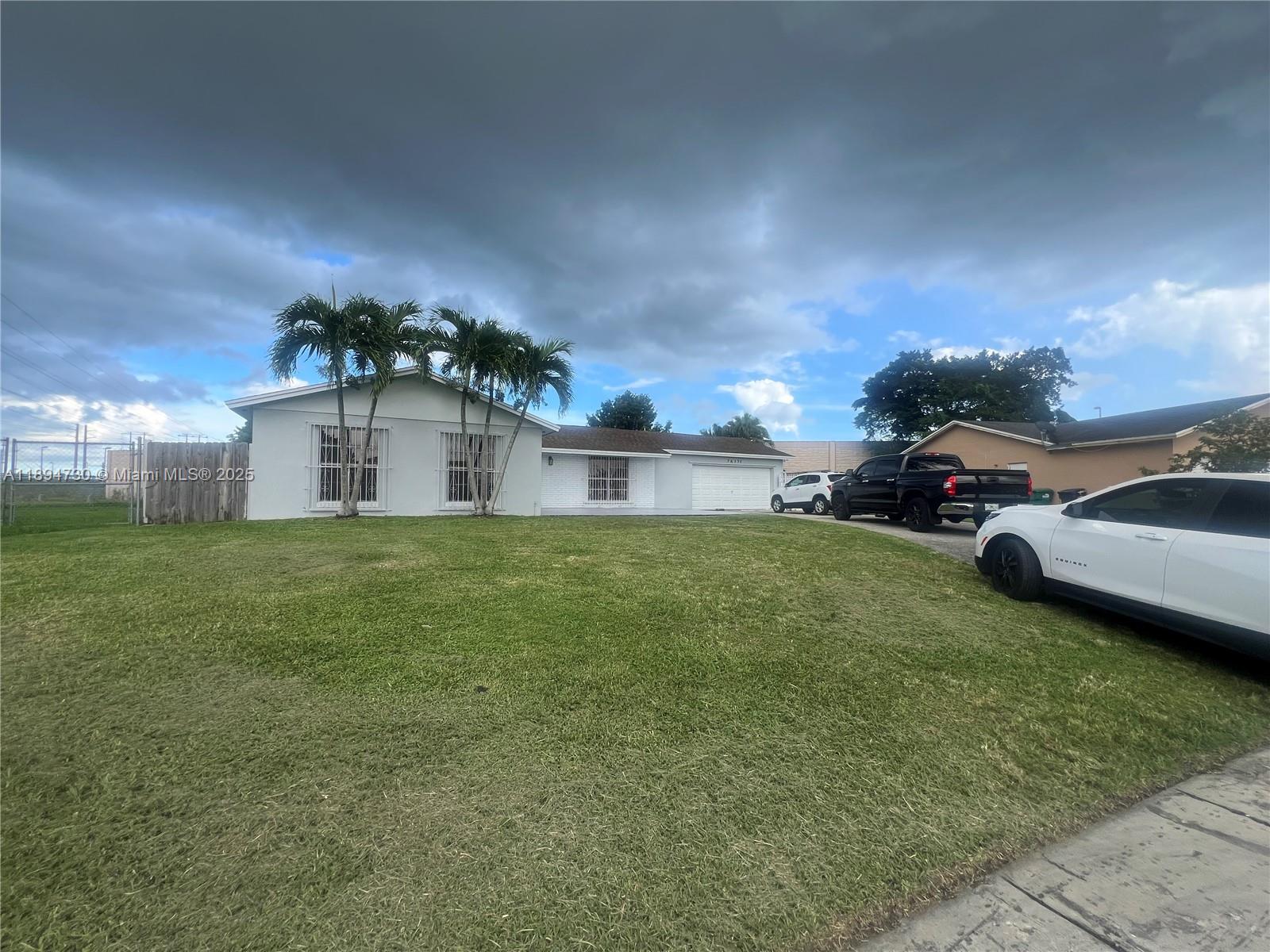 MEADOW WOOD MANOR #4 - Residential Lease