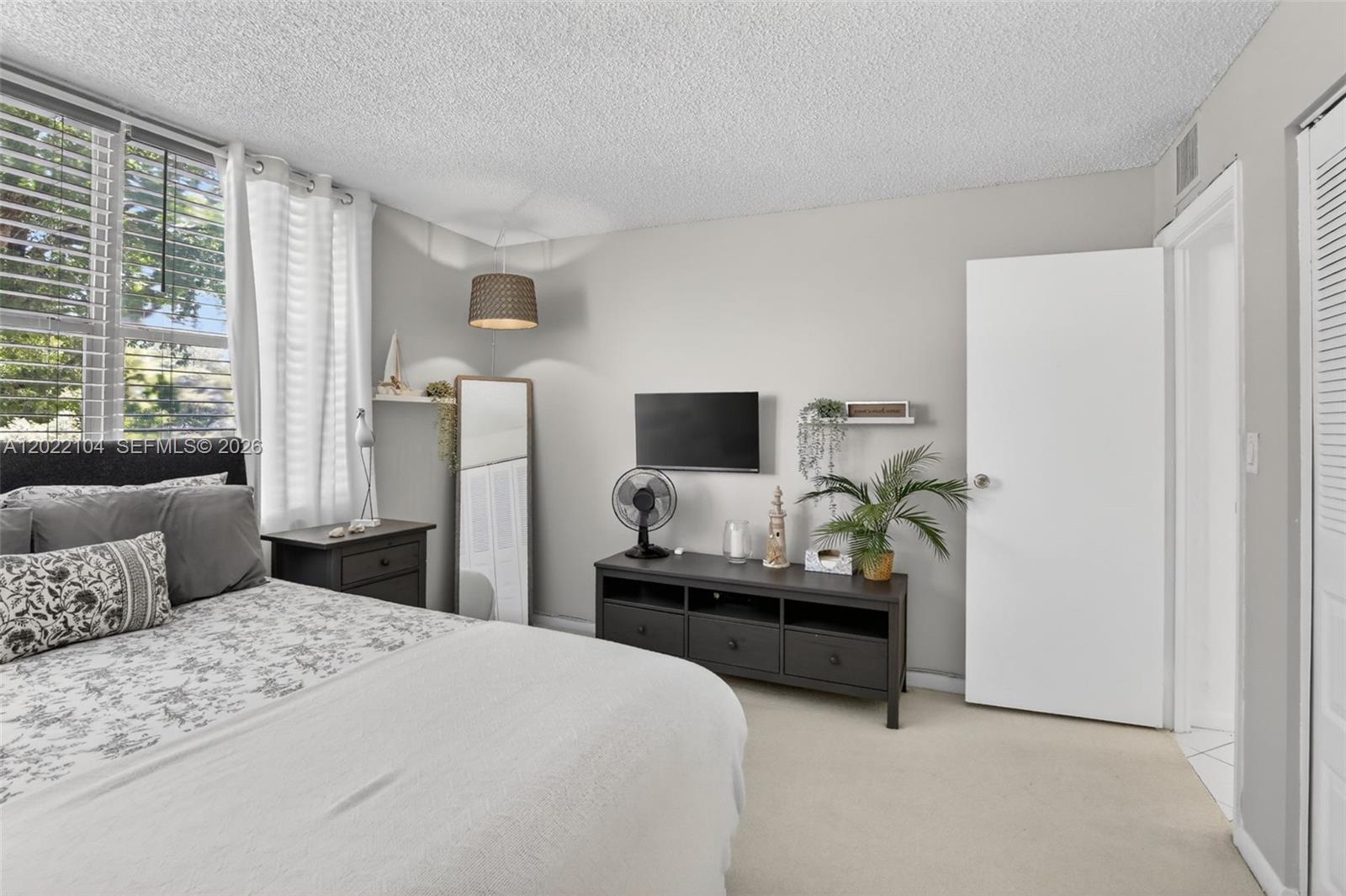 CONDOMINIUM 6 OF ENVIRON - Residential