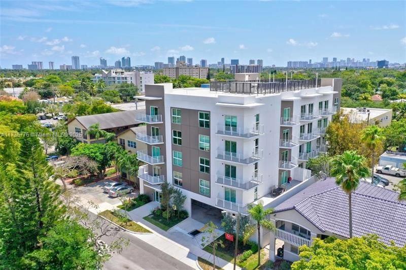 1938 Jackson St 202, Hollywood, Broward County, Florida - 2 Bedrooms  
2 Bathrooms - 
