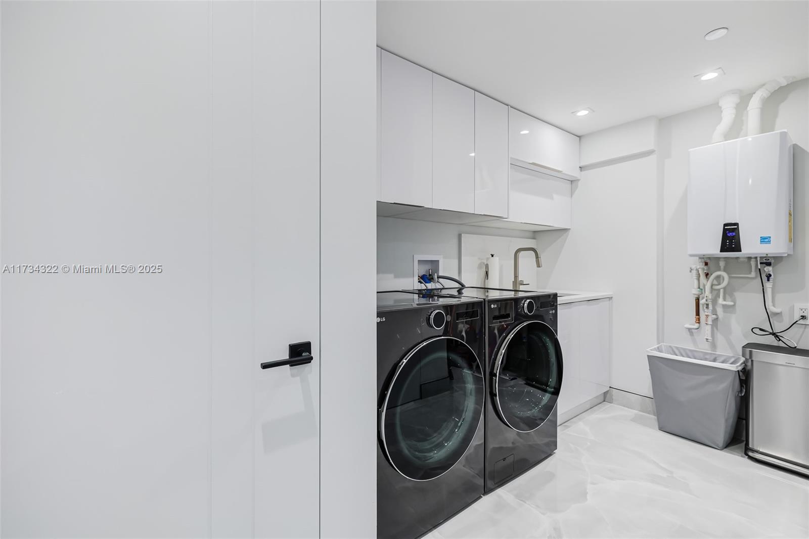 SAGE BEACH CONDO - Residential