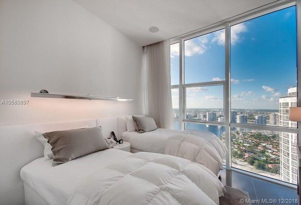 TRUMP PALACE CONDO - Residential