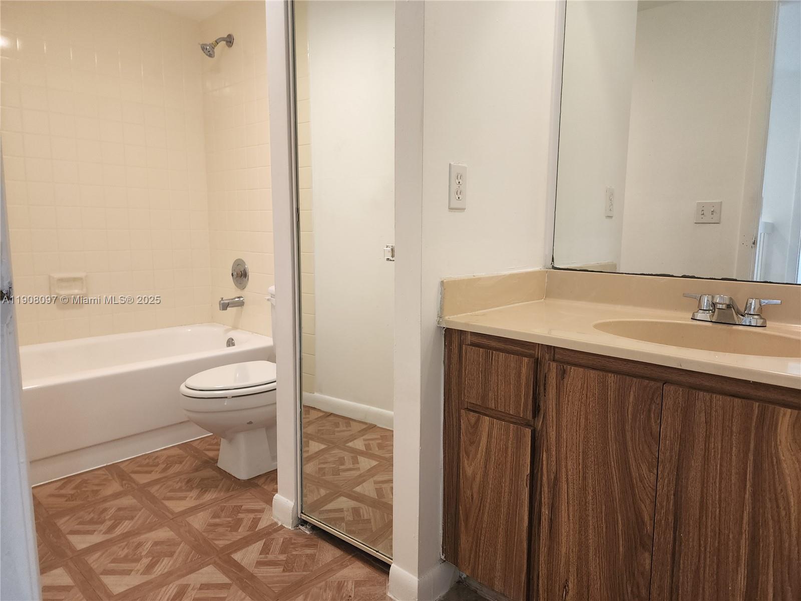 VILLAGE OF SANDALWOOD LAK - Residential Lease