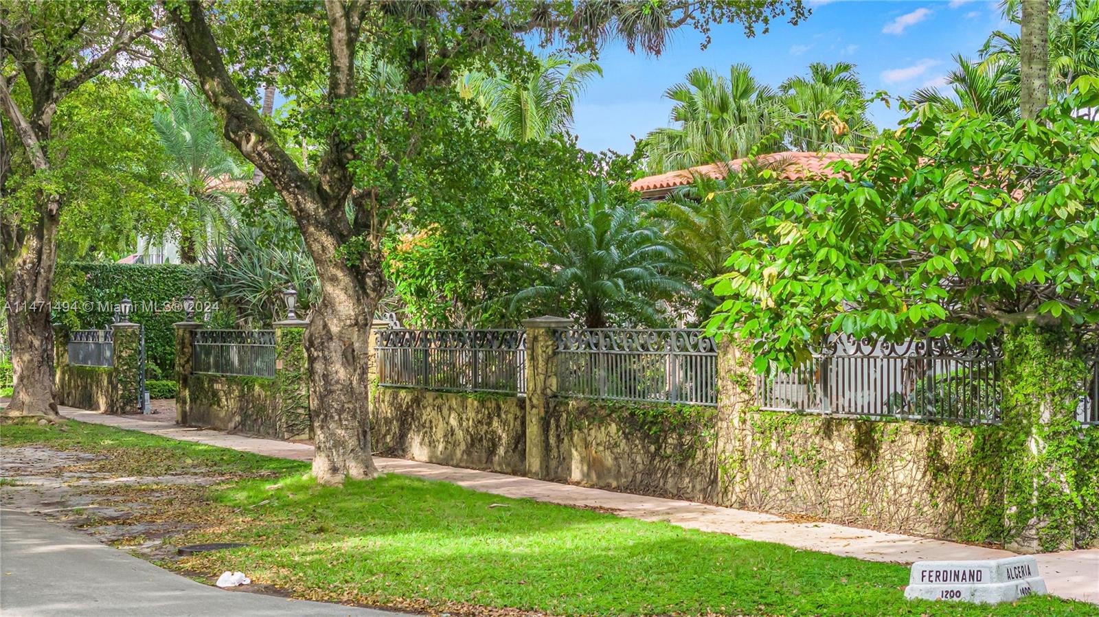 CORAL GABLES GRANADA SEC - Residential