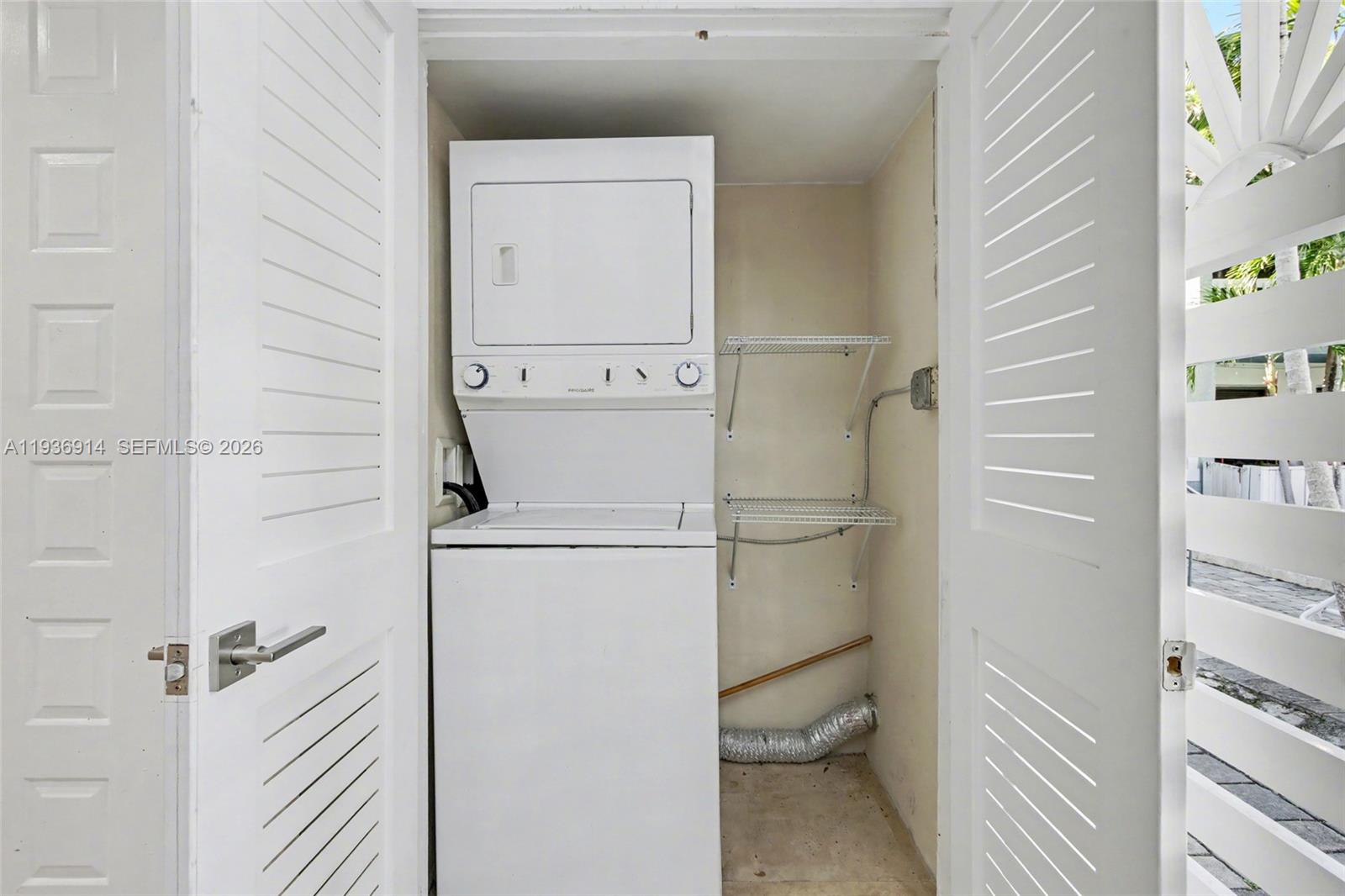 CORONA BAY TOWNHOUSES CON - Residential