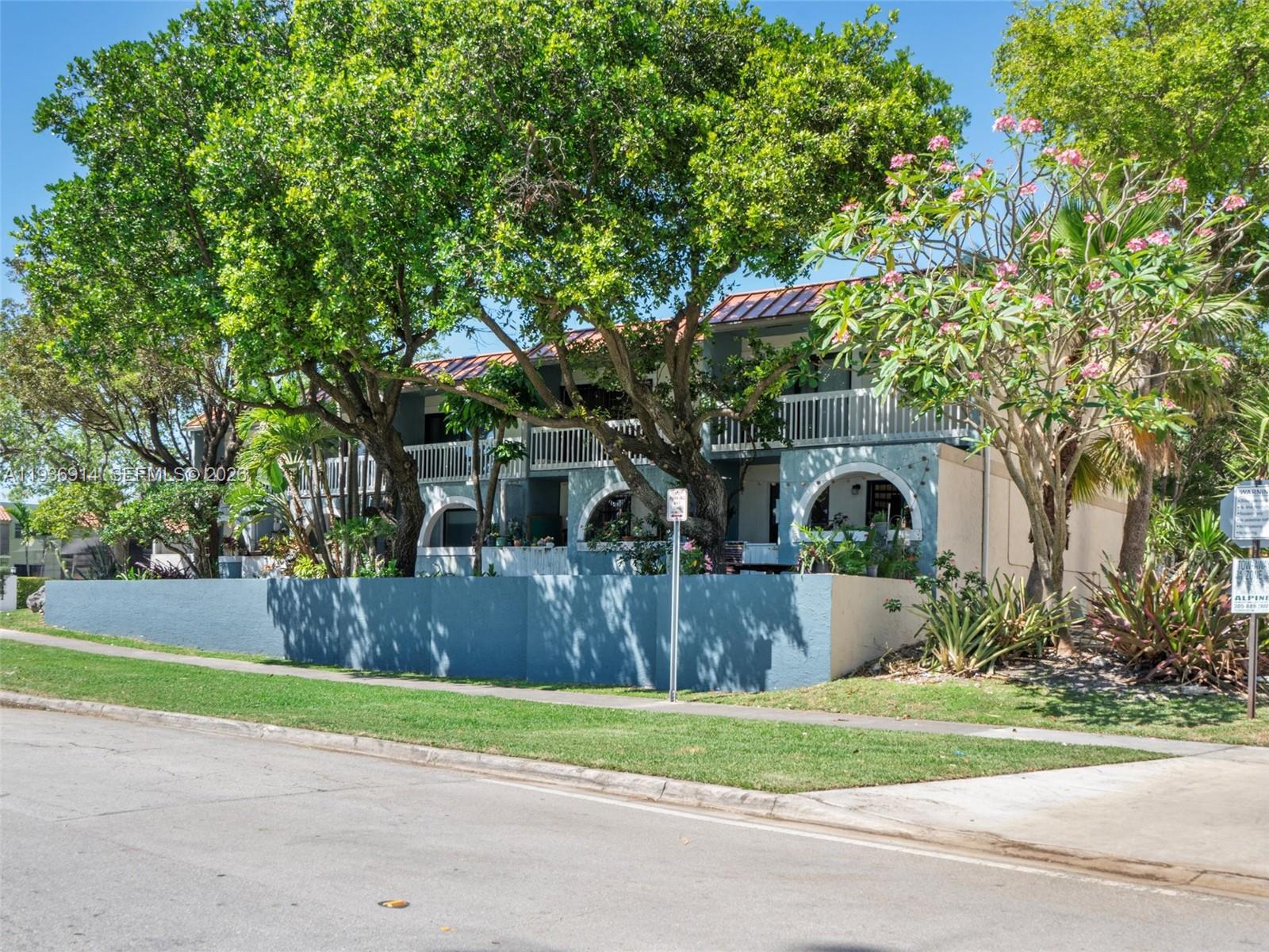 CORONA BAY TOWNHOUSES CON - Residential