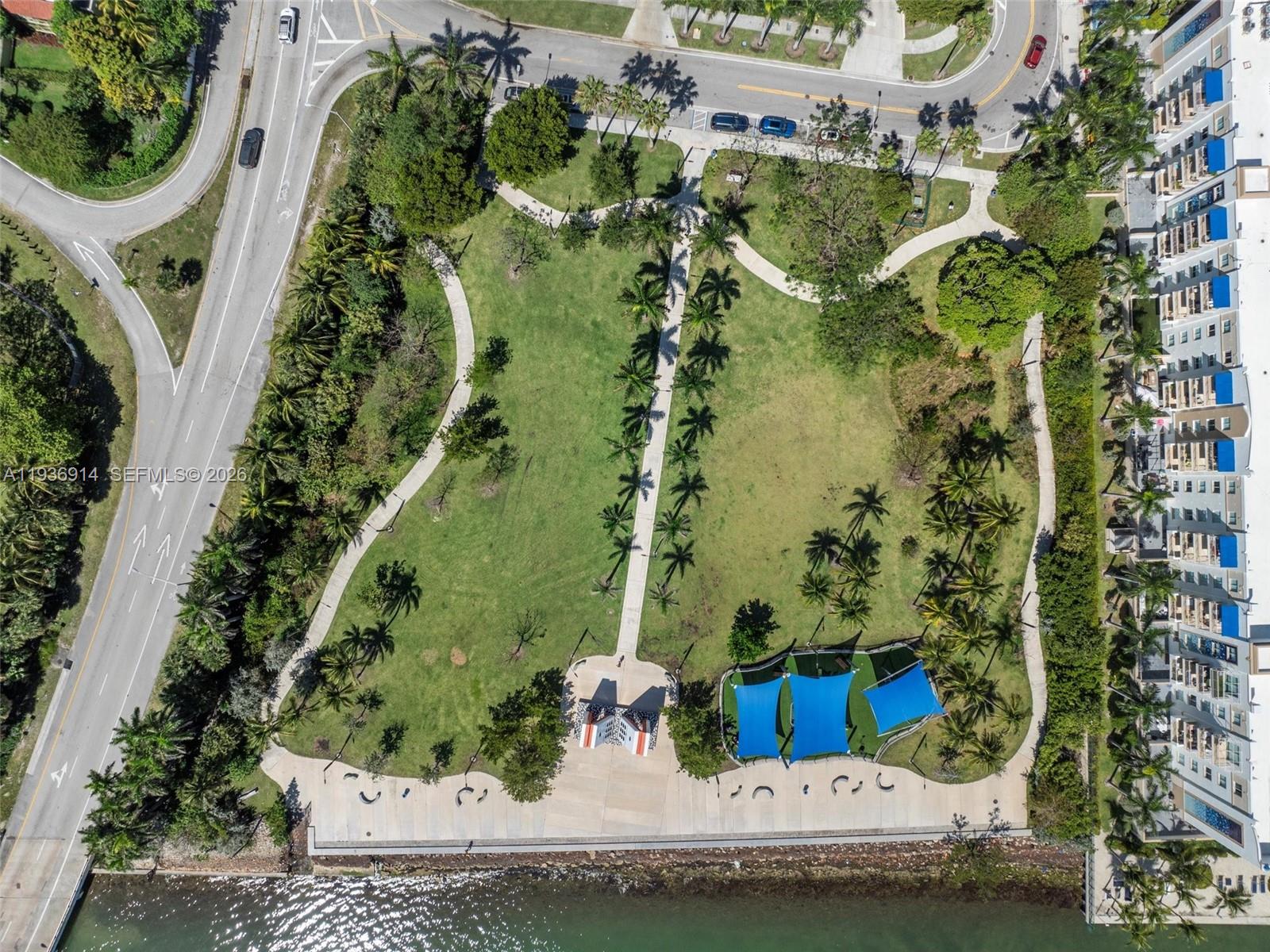 CORONA BAY TOWNHOUSES CON - Residential