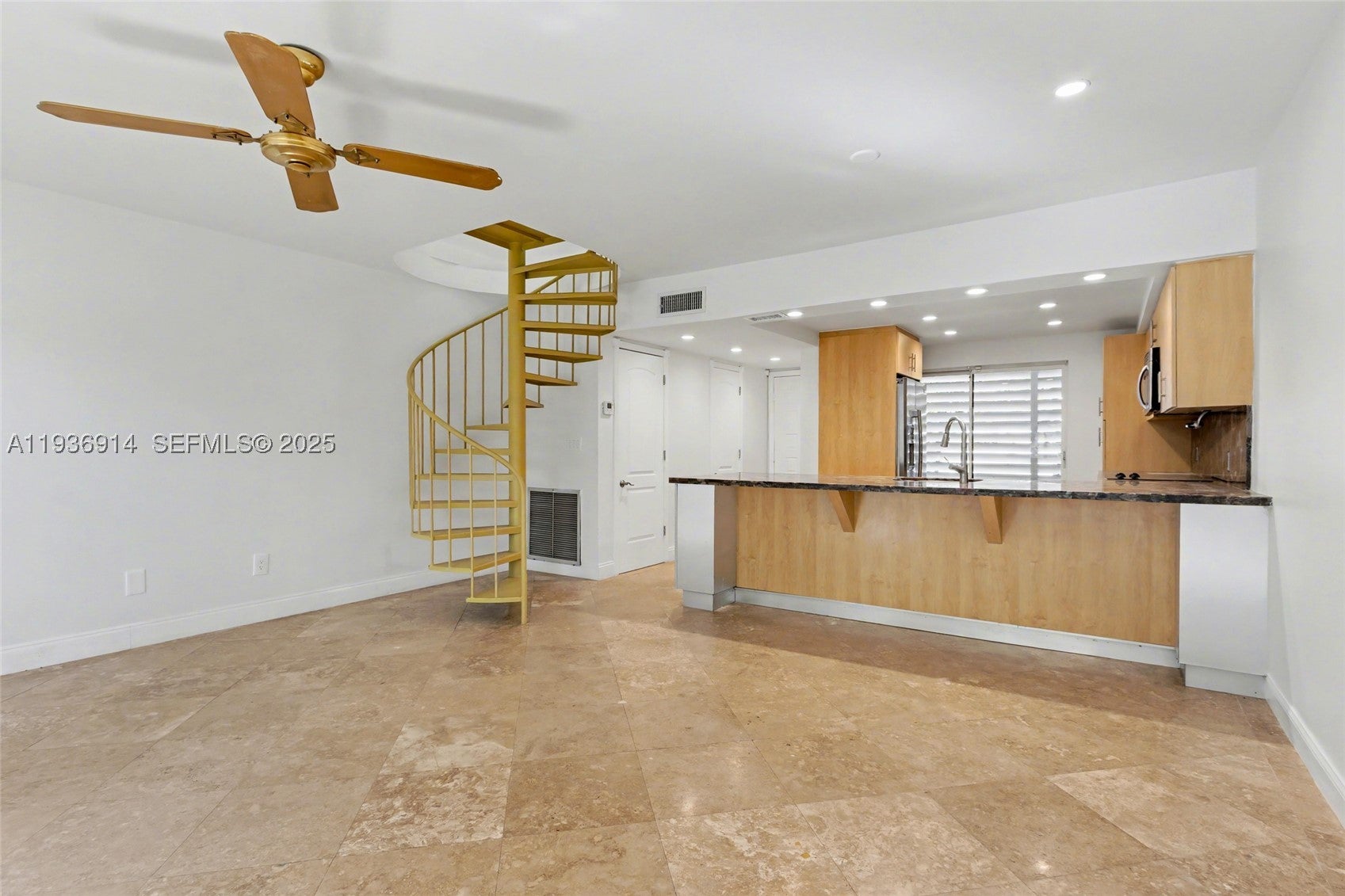 523 NE 38th St 6