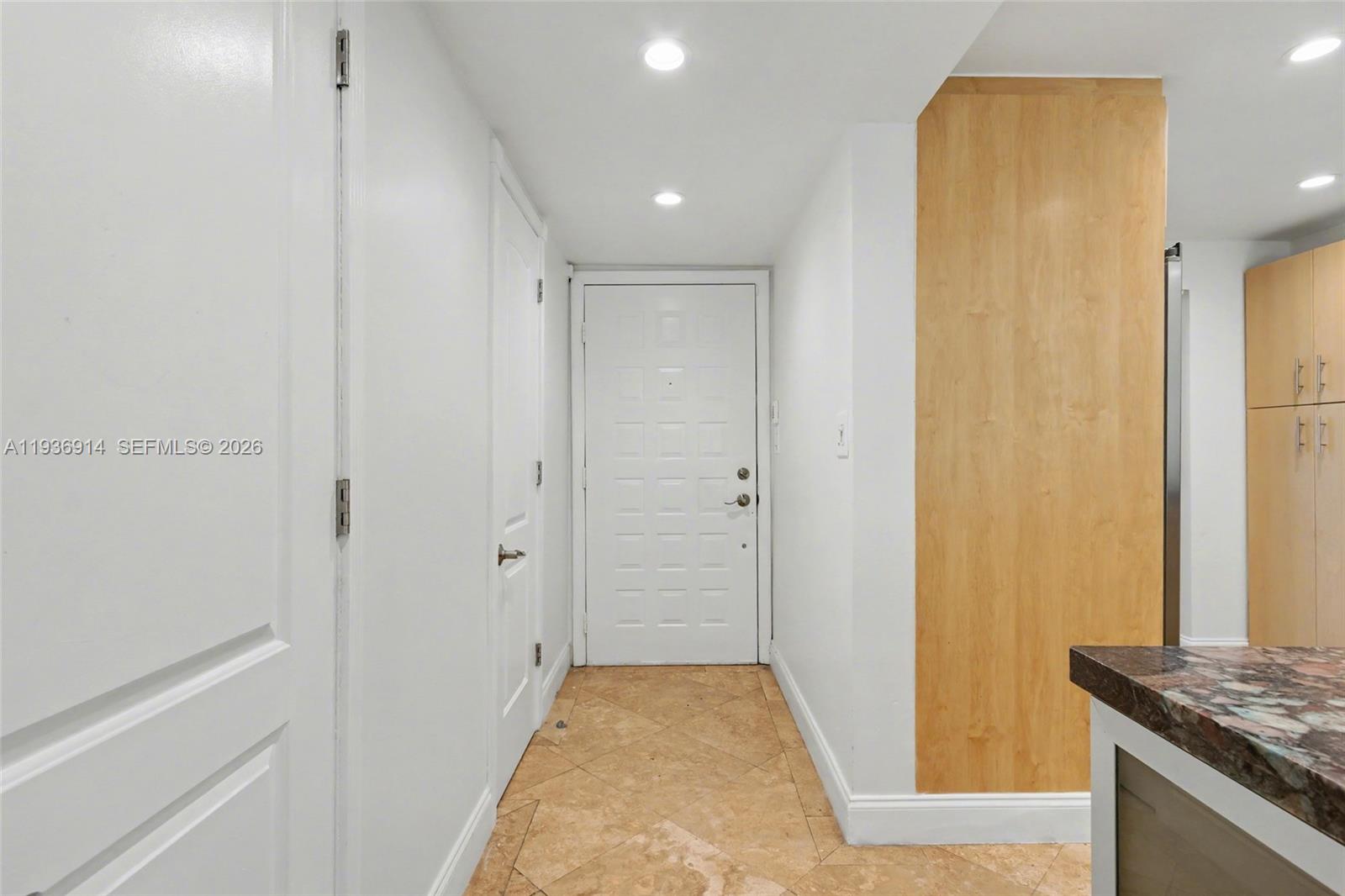 CORONA BAY TOWNHOUSES CON - Residential