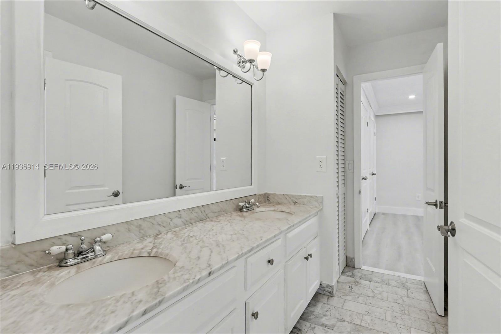 CORONA BAY TOWNHOUSES CON - Residential