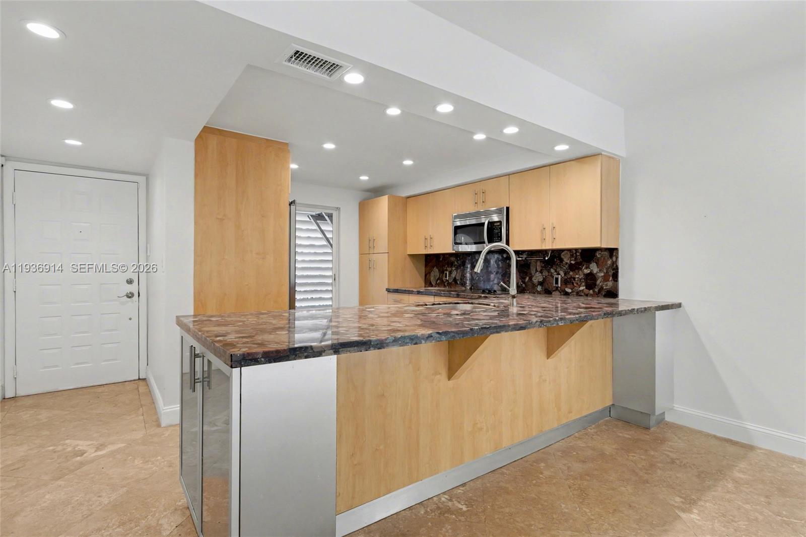 CORONA BAY TOWNHOUSES CON - Residential