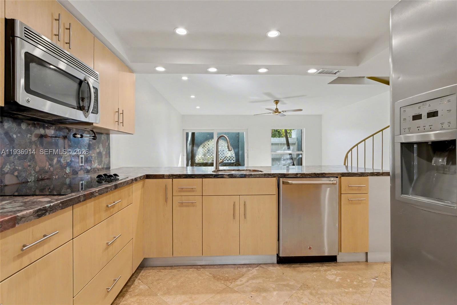 CORONA BAY TOWNHOUSES CON - Residential