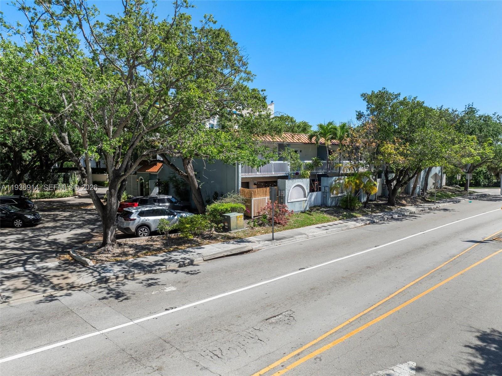CORONA BAY TOWNHOUSES CON - Residential