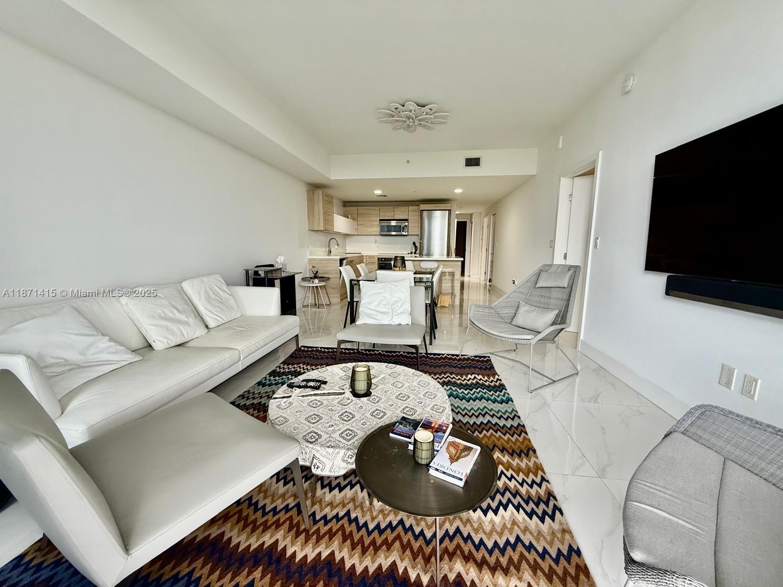 THE HARBOUR NORTH CONDO - Residential