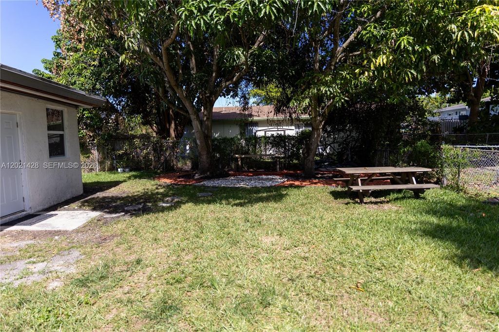 Photo of 250 NW 14th Way, Dania Beach, FL 33004 (MLS # A12021428)