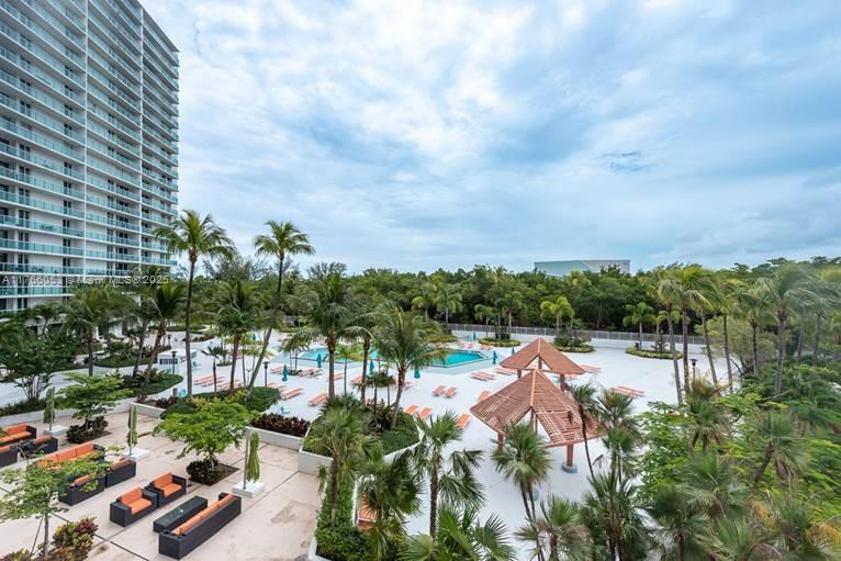 ARLEN HOUSE EAST CONDO - Residential