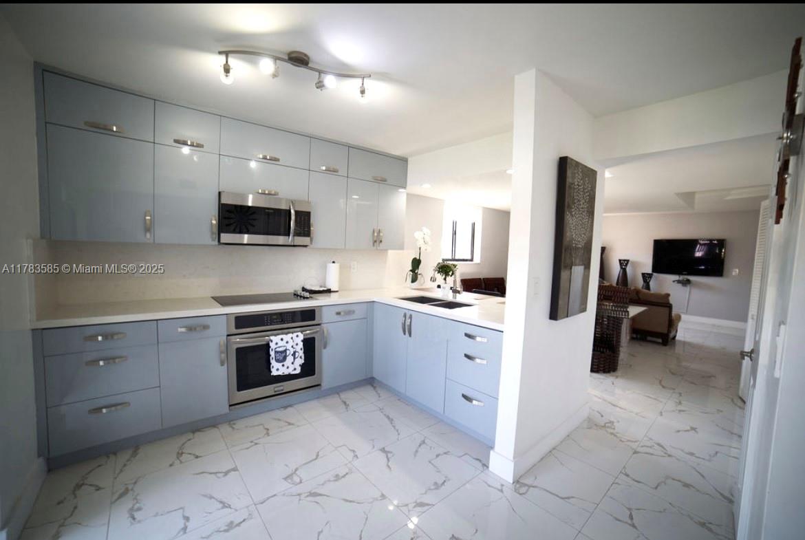 VILLAS DEL SOL CONDO - Residential