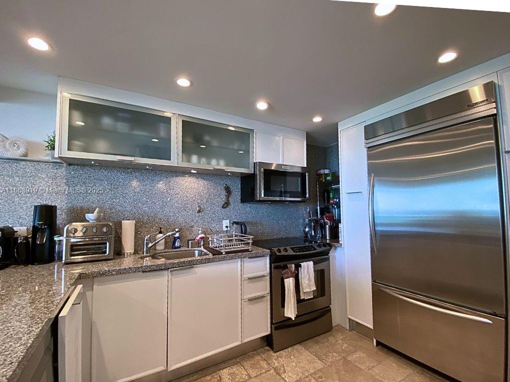 ARLEN HOUSE EAST CONDO - Residential