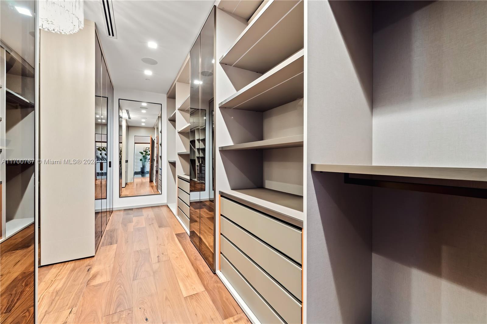 MILLENNIUM TOWER RESIDENC - Residential