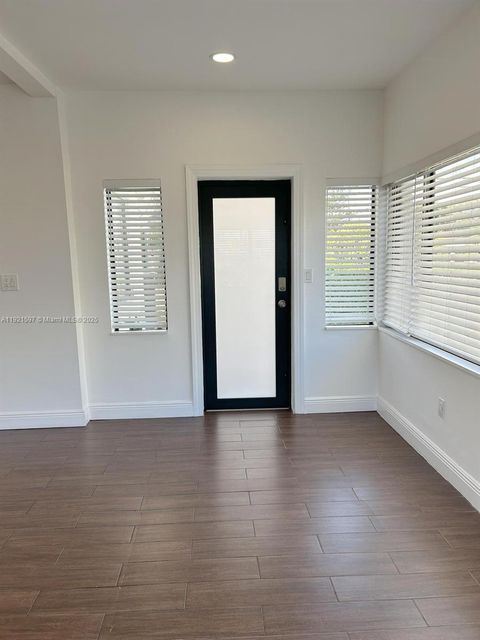 5790 SW 5th St Miami FL 33144