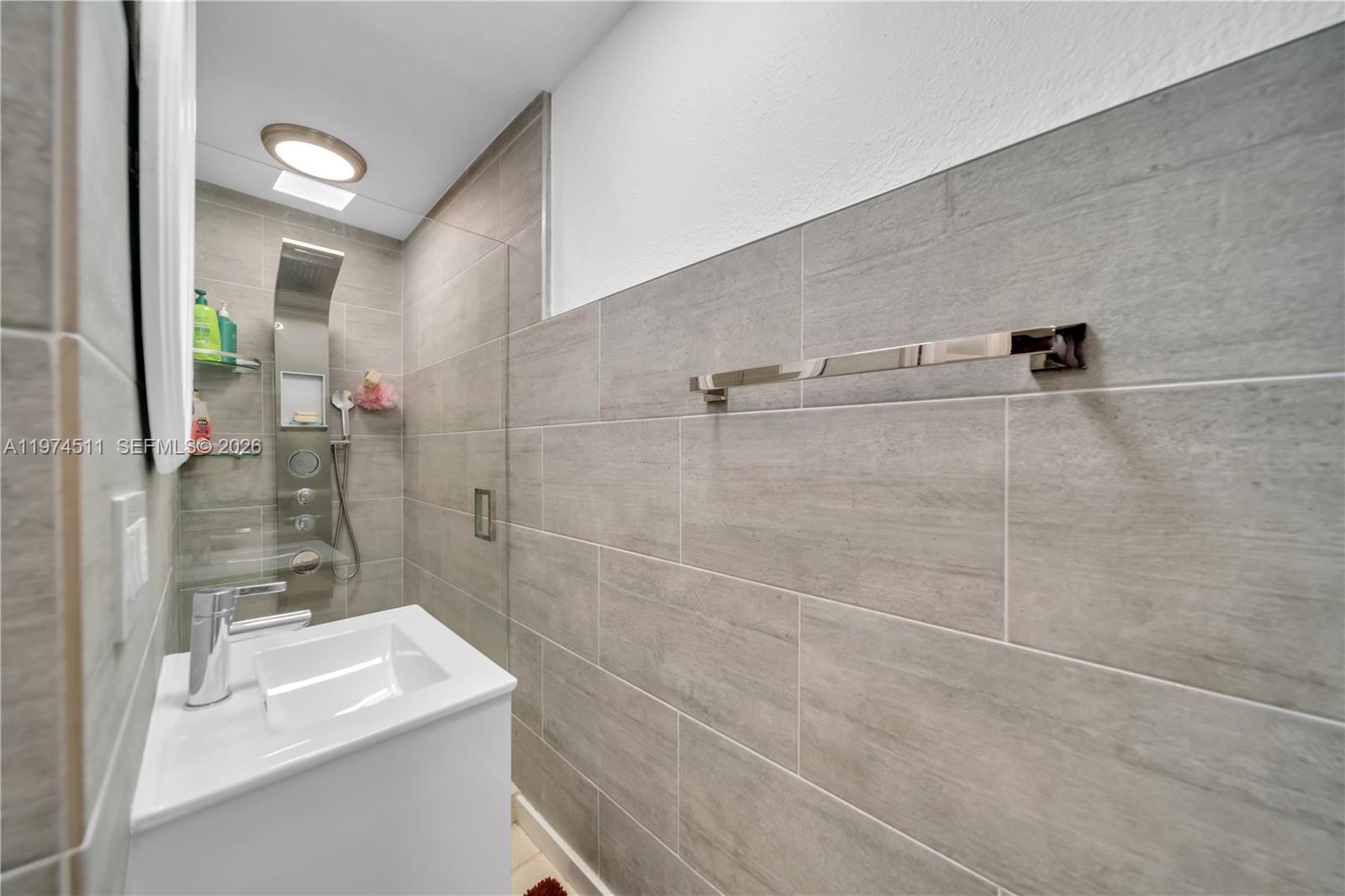 ALE CONDO - Residential