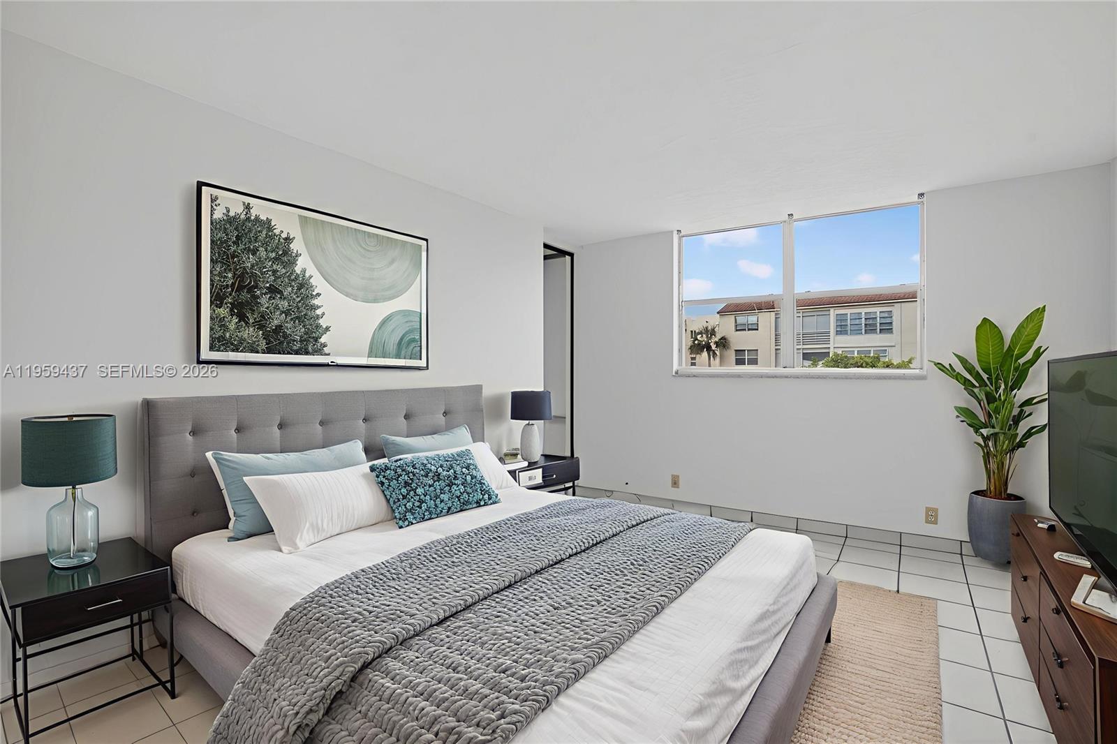 SOMERSET NO 1 CONDO - Residential