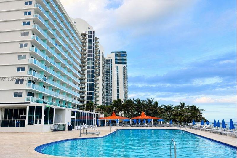 THE AVENTURA BEACH CLUB C - Residential