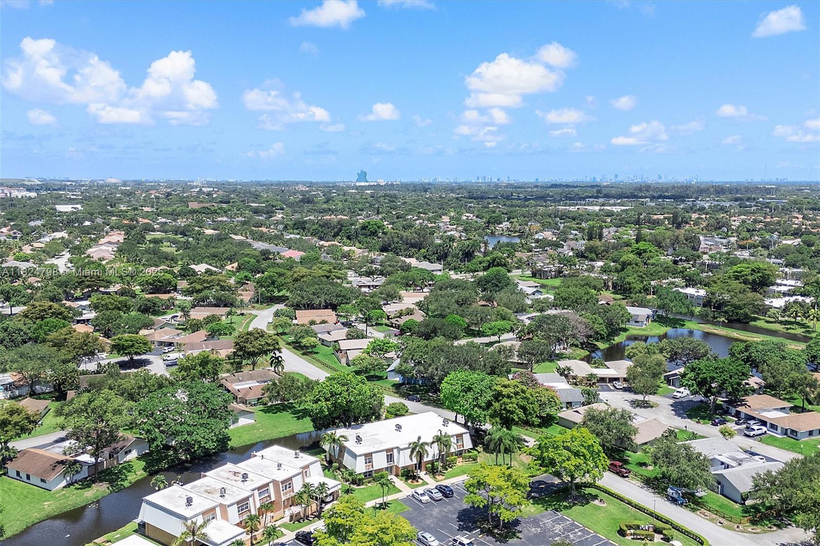 ISLA MERITA CONDOMINIUM I - Residential