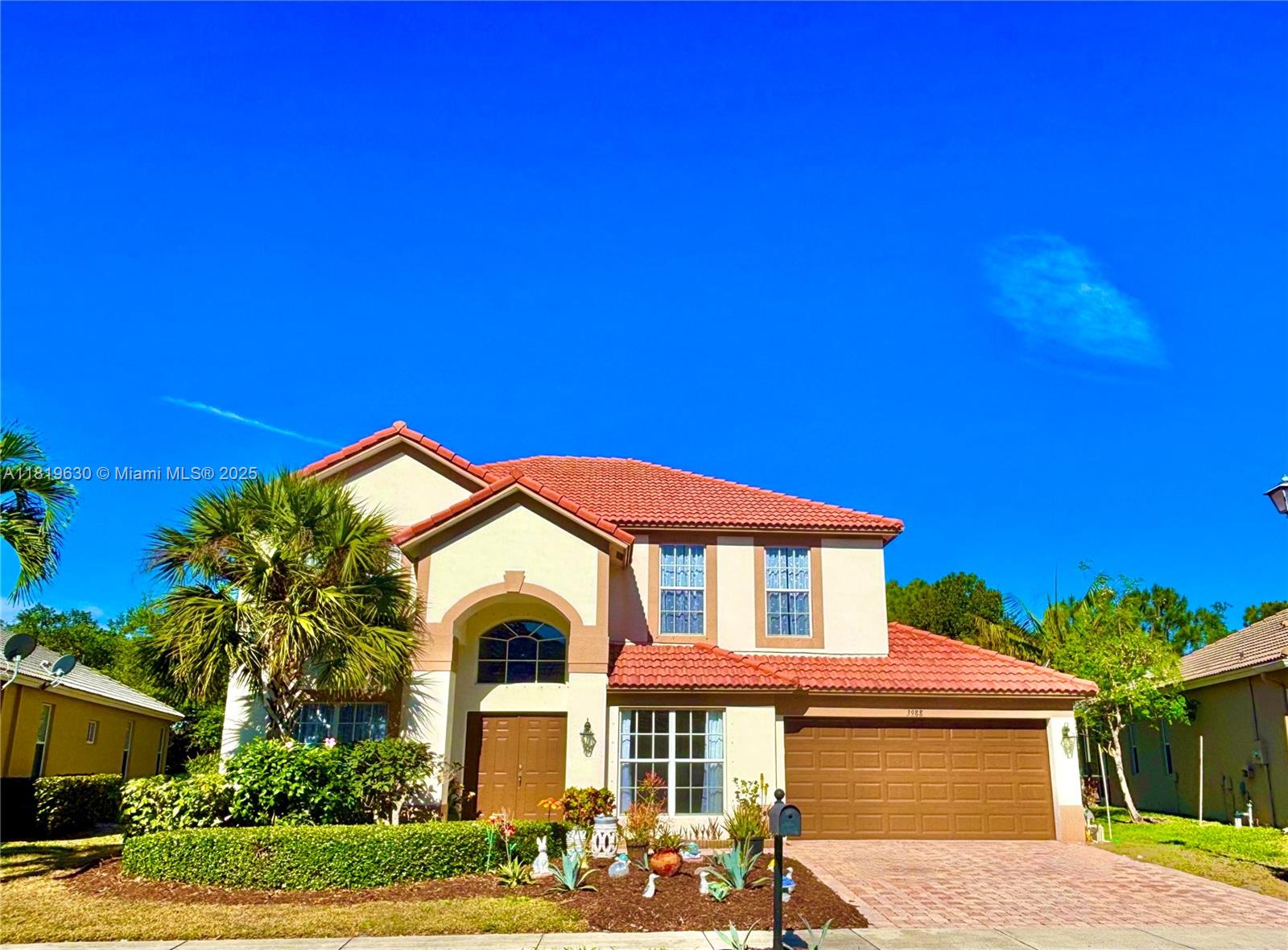 This spacious 5-bedroom, 3-bath home is an ideal choice for larger families or shared living arrangements. Nestled in a secure gated community, it offers both privacy and peace of mind, complemented by tranquil preserve views.
Inside, a neutral color palette and durable laminate flooring provide a low-maintenance, move-in-ready interior that effortlessly accommodates a variety of personal styles. The expansive backyard is a true highlight—perfect for children, pets, or anyone who enjoys outdoor living and entertaining. The luxurious master suite features a generously sized bedroom, two walk-in closets, and a spa-like bathroom complete with dual vanities. A fresh coat of exterior paint enhances the home's curb appeal, giving it a crisp, like-new loo.