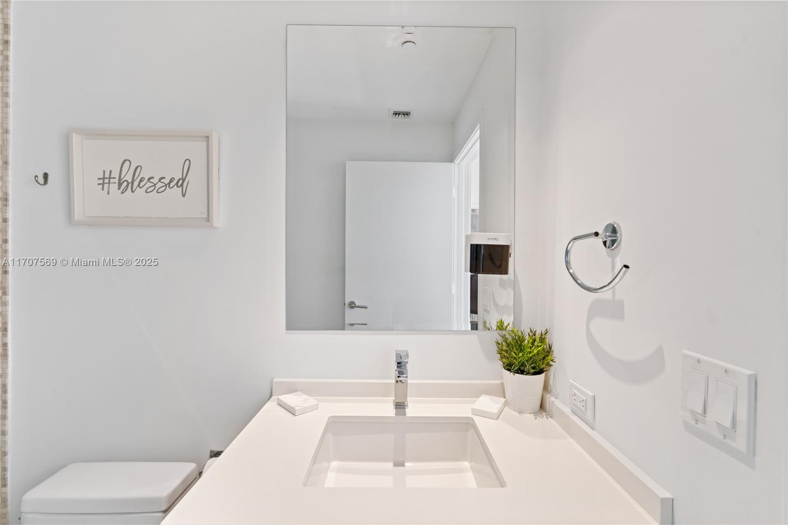 RISE CONDO - Residential