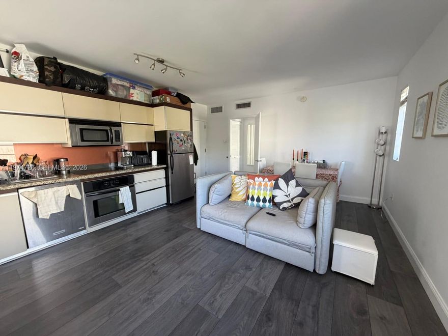 Top-floor corner unit, fully furnished and filled with natural light. Spacious layout with grey wood floors, Italian kitchen and bath, freshly painted, new bed/mattress, and washer & dryer in unit. Building offers 24-hour security, on-site management, 2 heated pools, a gym, a community room, and complimentary beach service (chairs & umbrellas) on 21st Street. Prime South Beach location — walk to dining and shopping, yet tucked away in a quiet enclave.